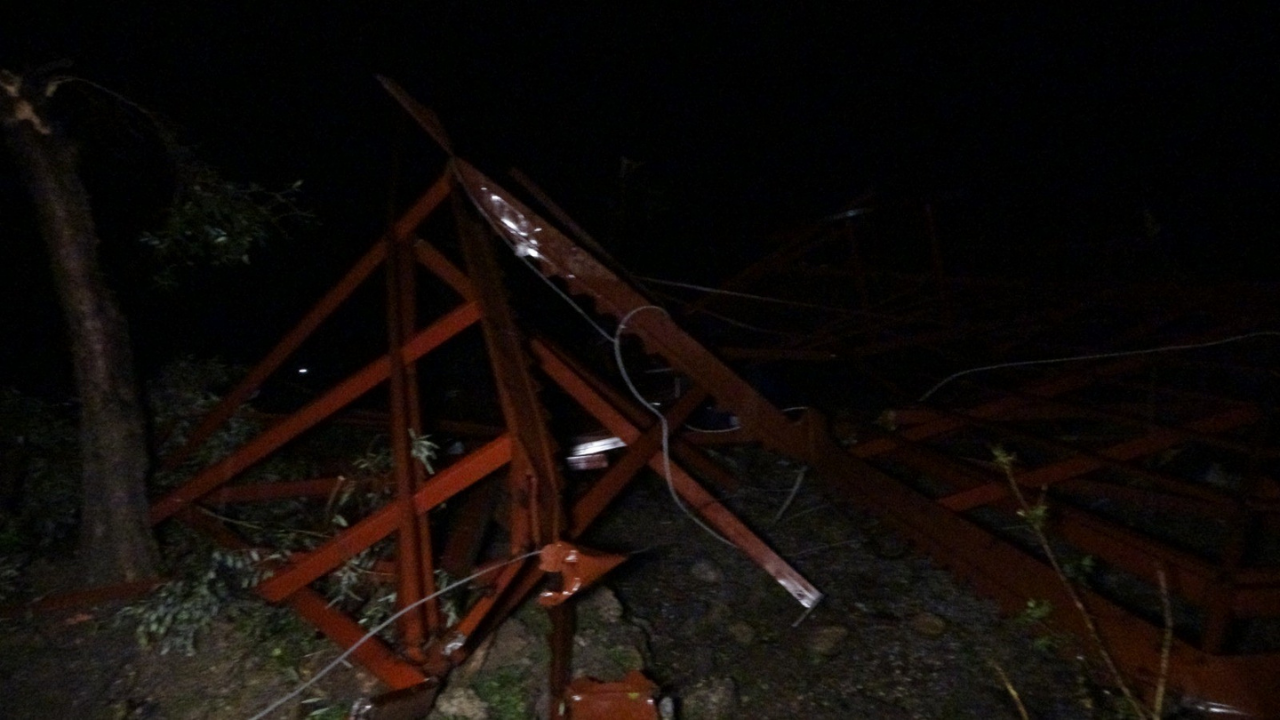 Manavgat’ta Hortum Mahalleleri Yıktı! 2